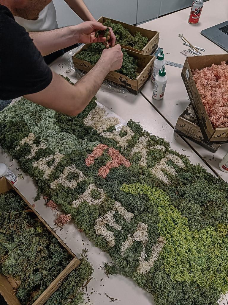 Moswand logo voor bedrijven workshop - Foto