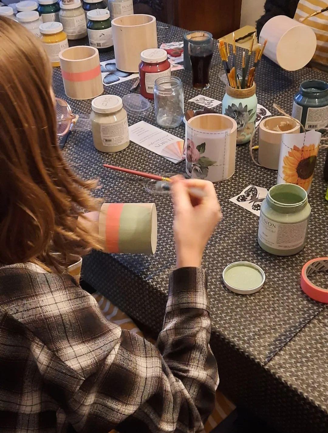 Houten zakdoekendoos schilderen - Foto