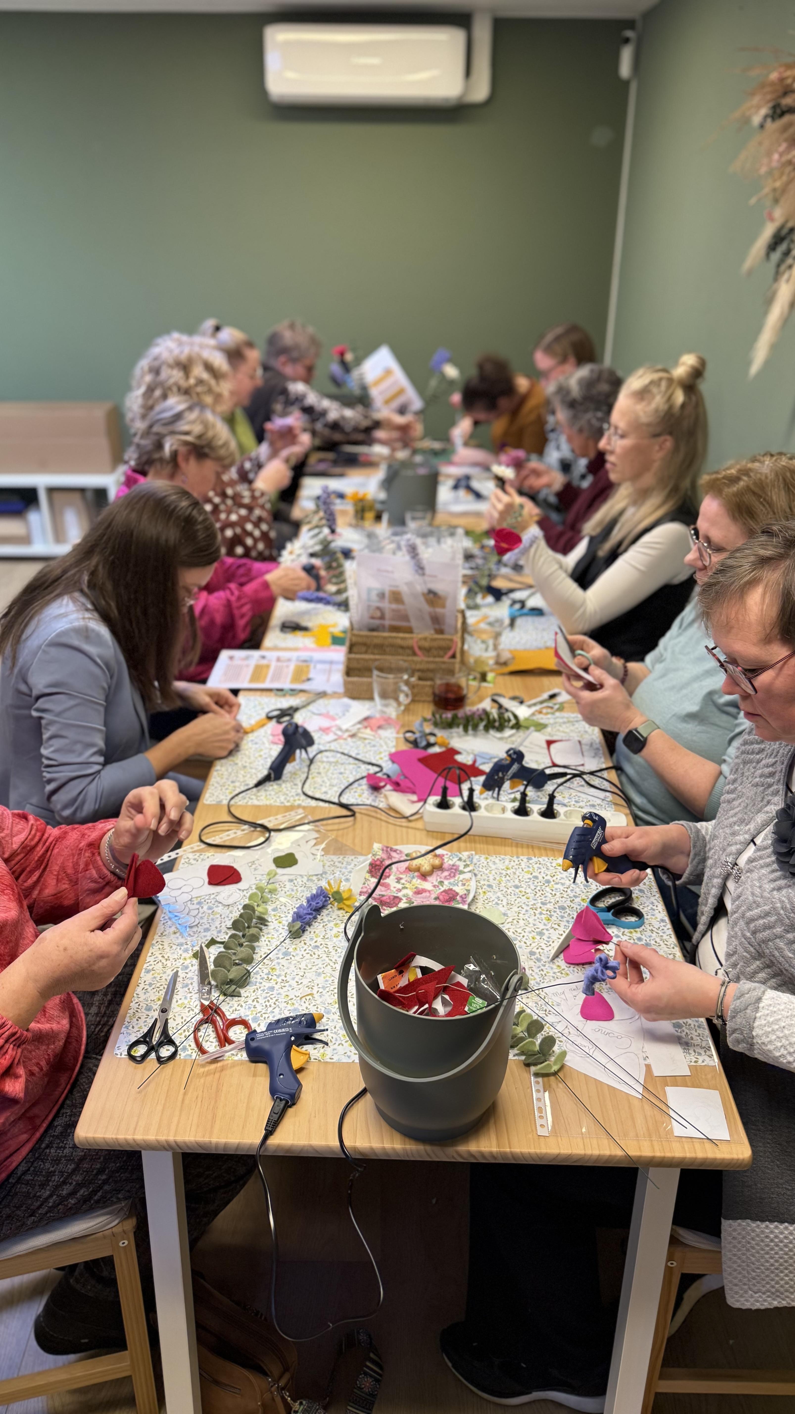 Meet & Make Social Event - Foto