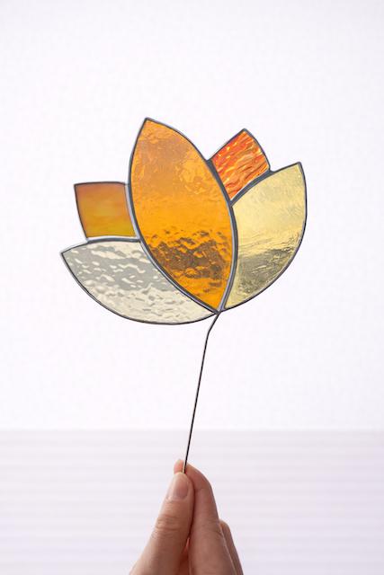 Glas-in-lood workshop: maak een suncatcher of bloem op steel - Foto