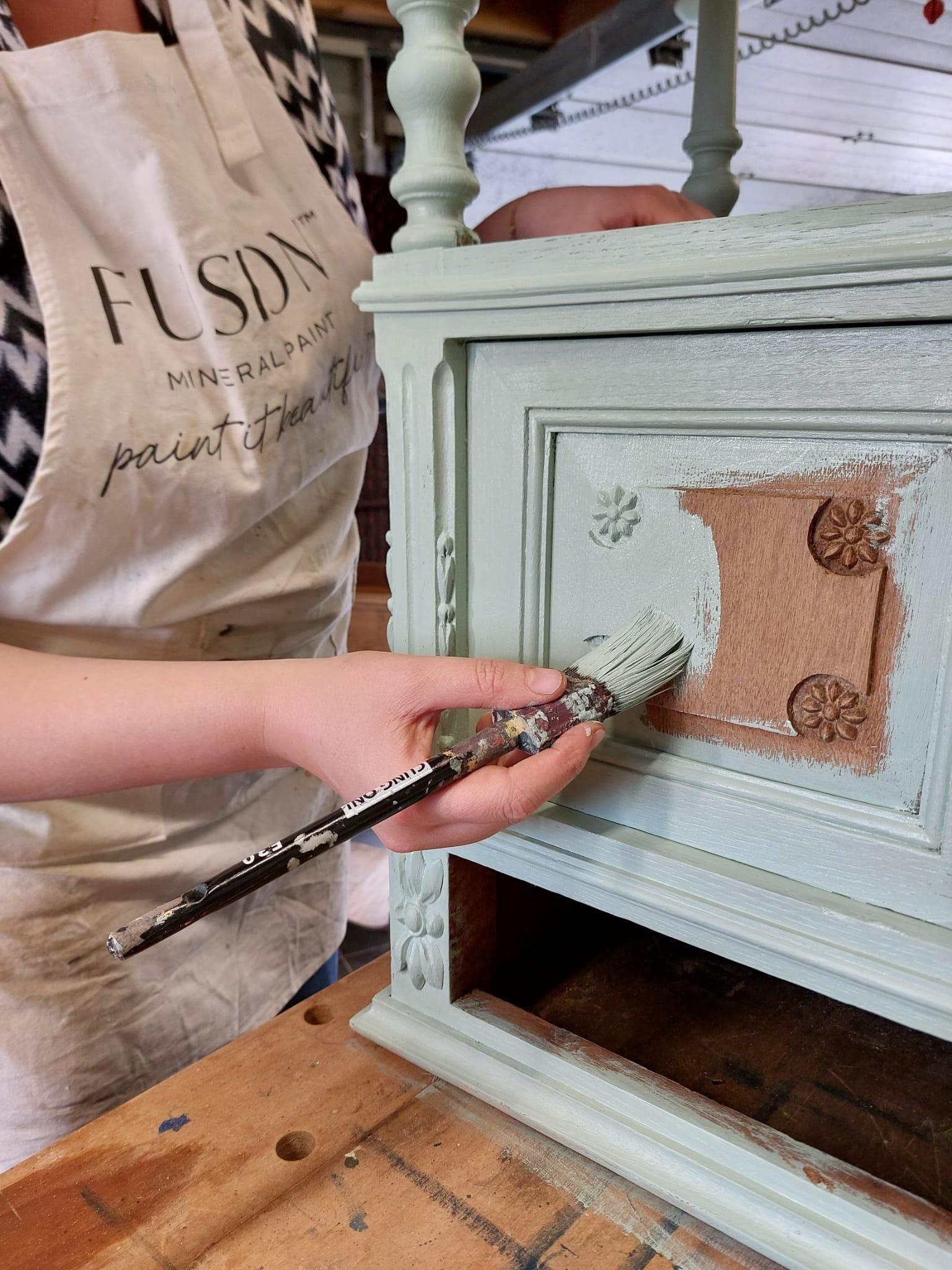 Houten meubel schilderen - Kastje Pimpen - Foto