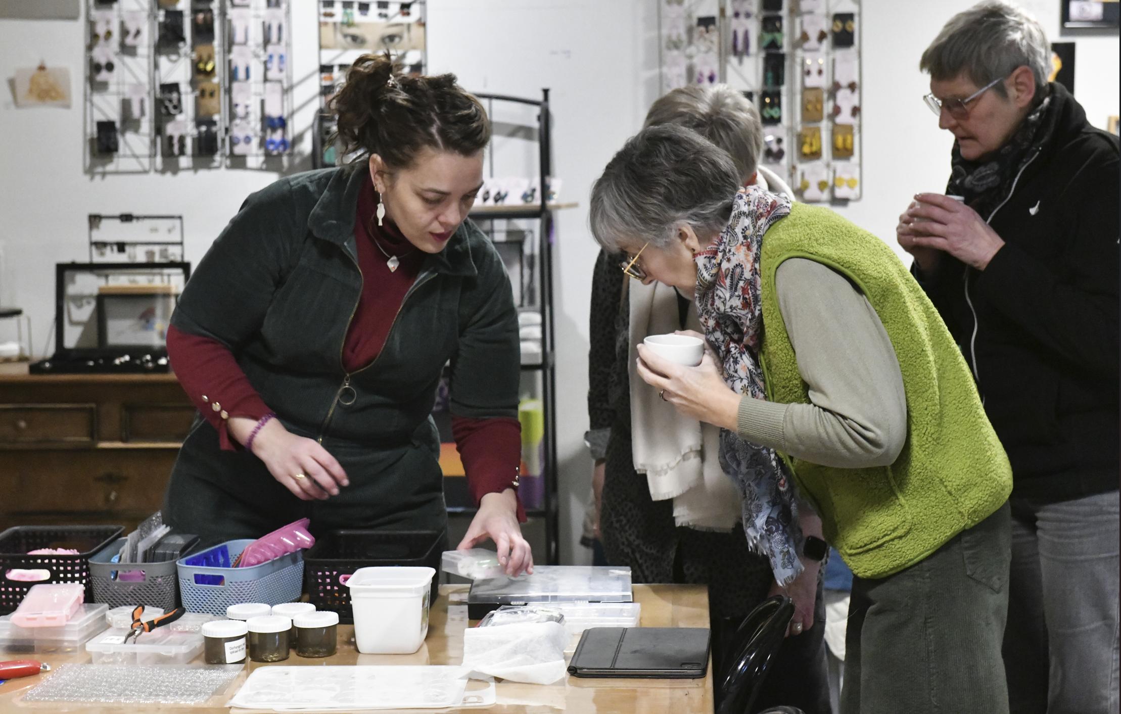 Bronzen oorbellen - Foto