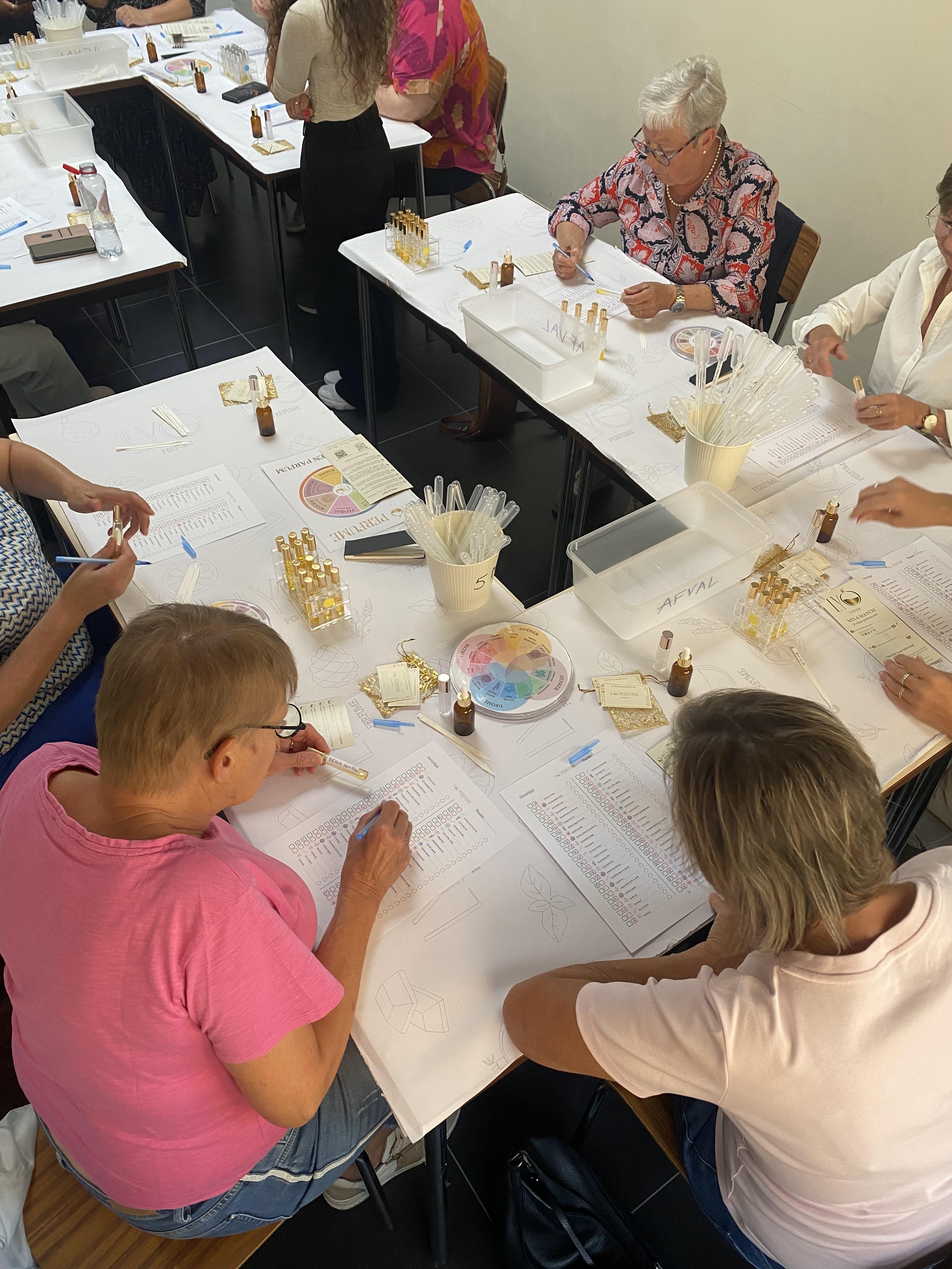 Mix and match je eigen parfum - Foto