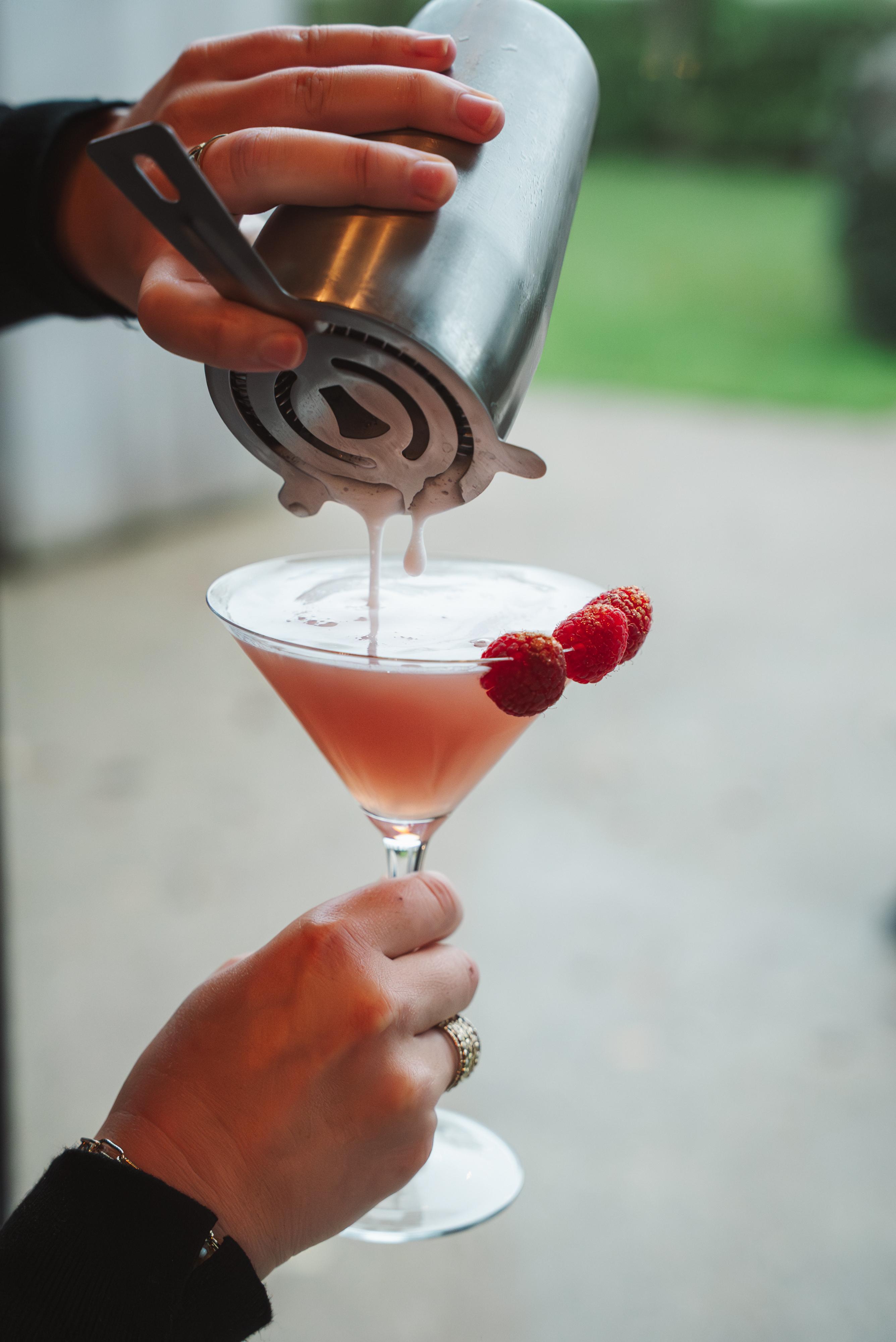 Vrijgezellencocktailworkshop: Shake, sip & say yes! 💍🍸 - Foto