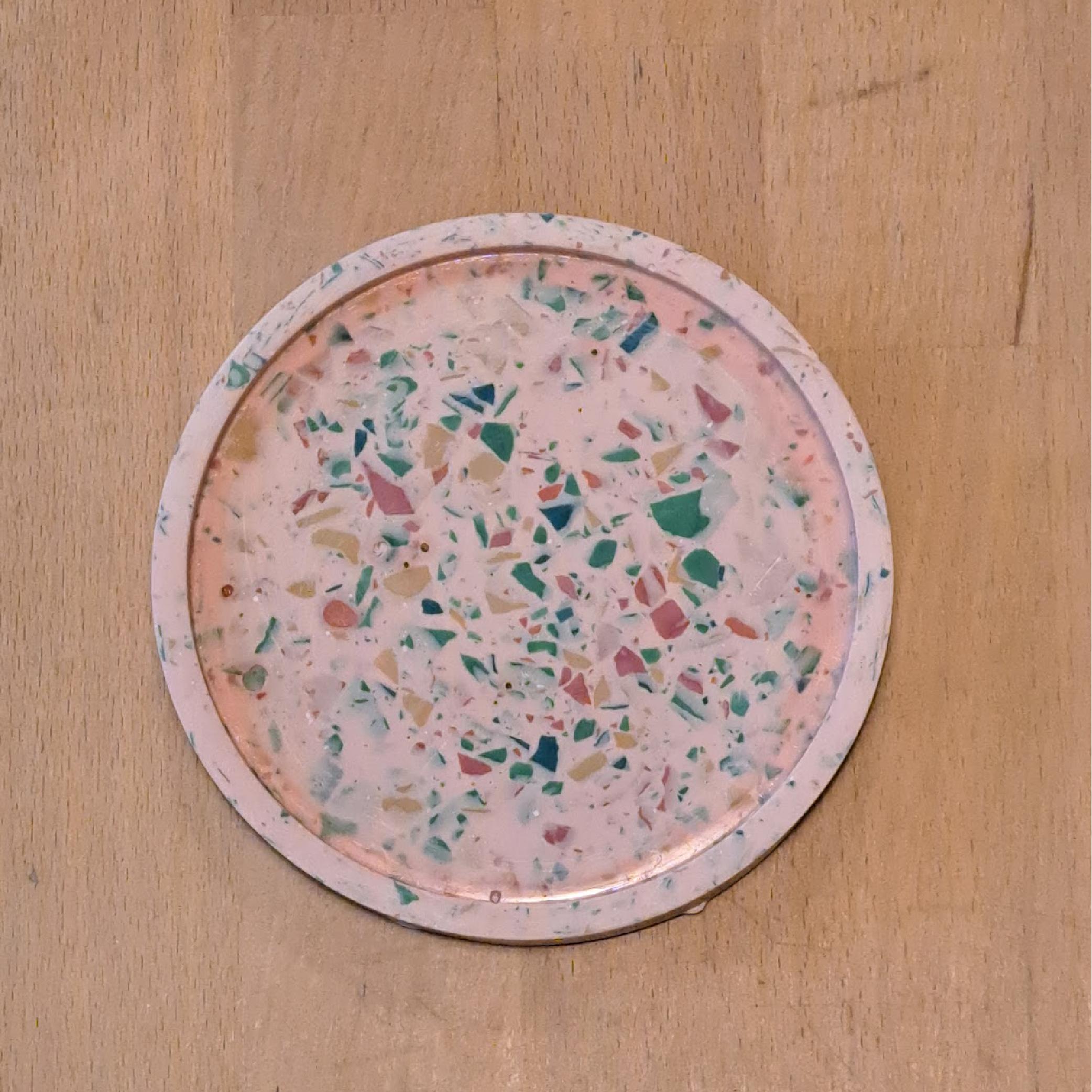 Korte terrazzo workshop voor middelgrote groepen – Maak je eigen terrazzo coaster in 1,5u - Foto