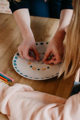 Ouder-kind workshop: stippen op porselein of glas