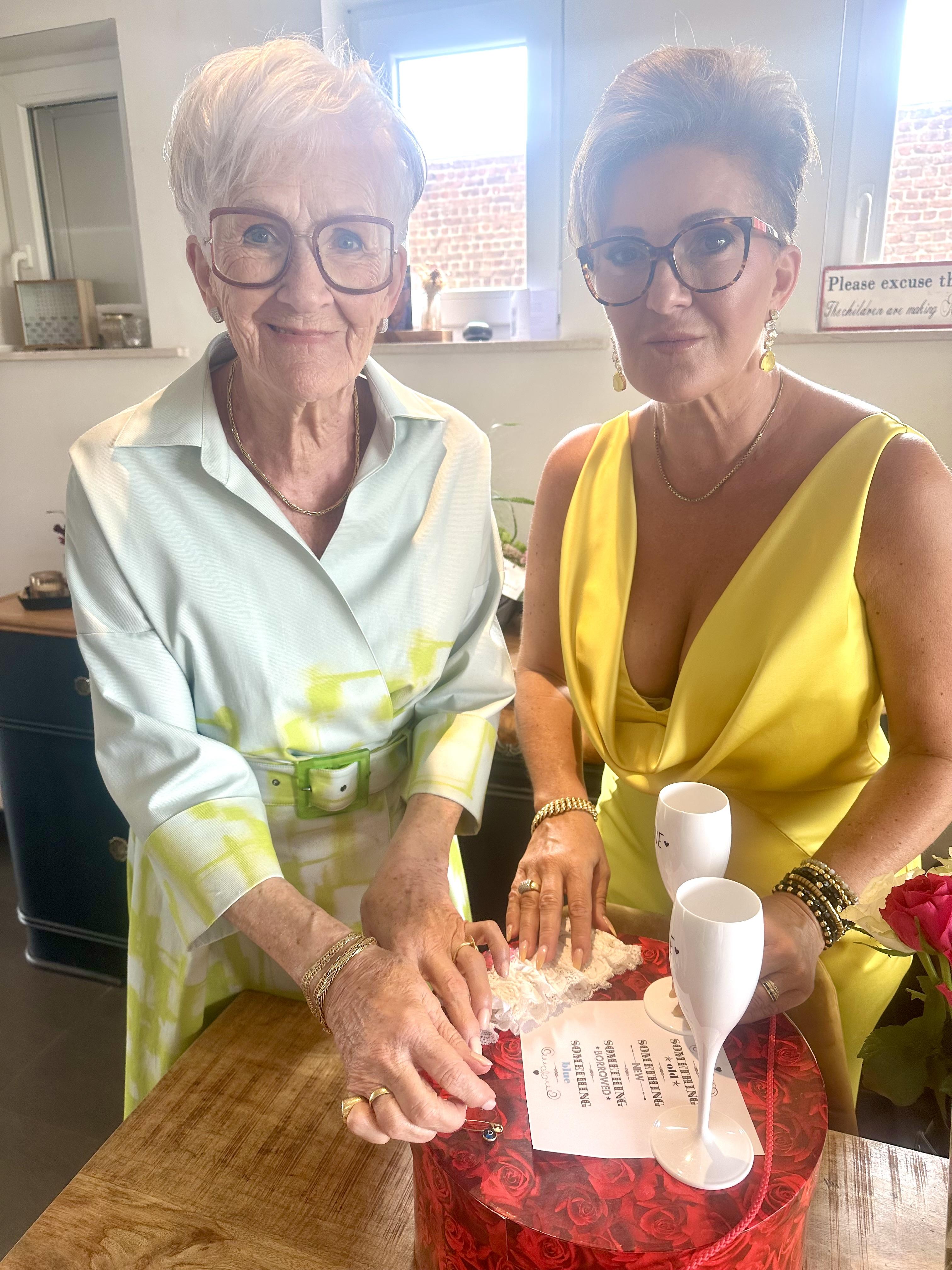 Make-up voor de bruidsdag 3 personen - Foto