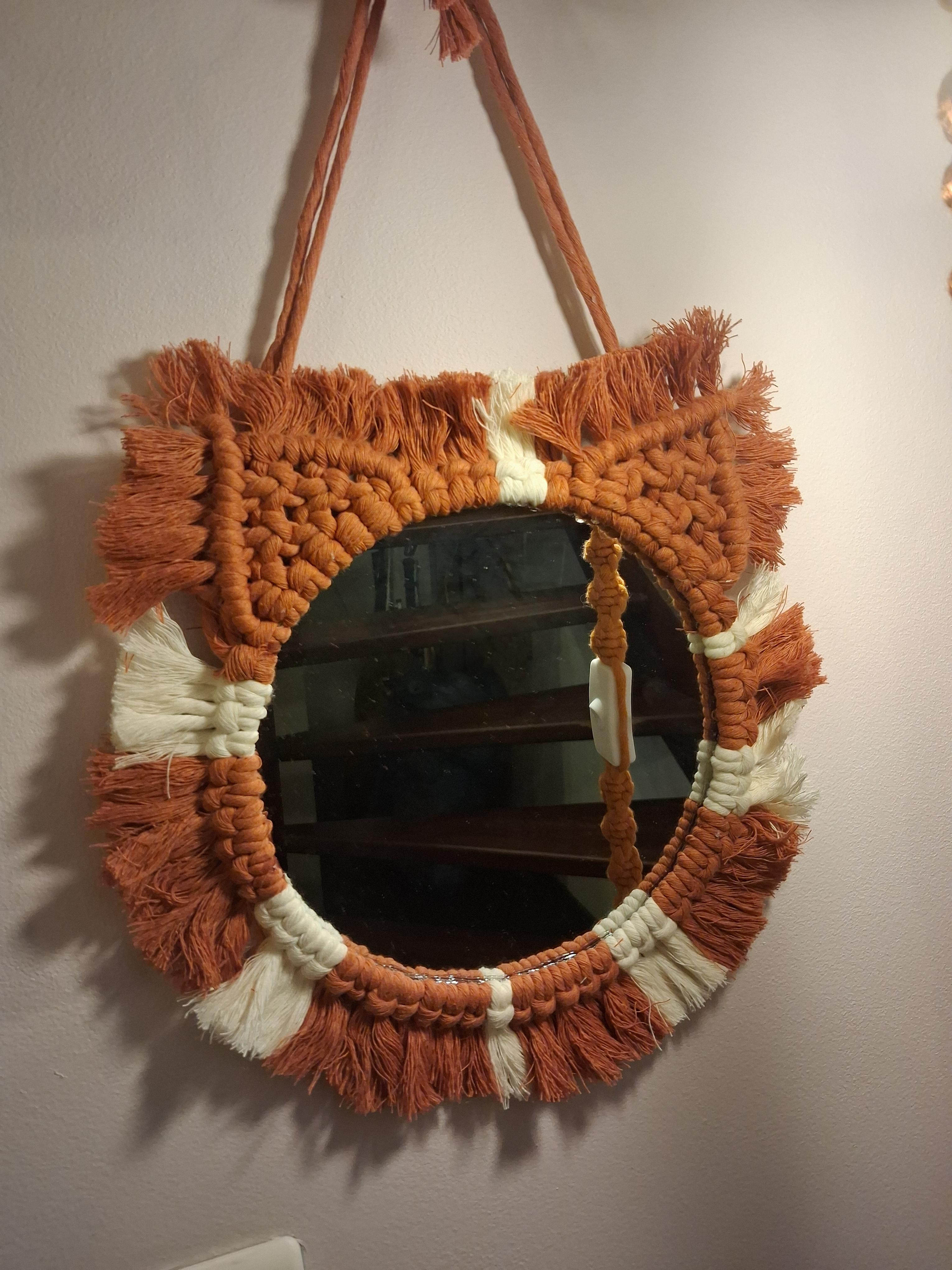 🐱 Knopen tussen de Katjes: macramé kattenspiegel - Foto