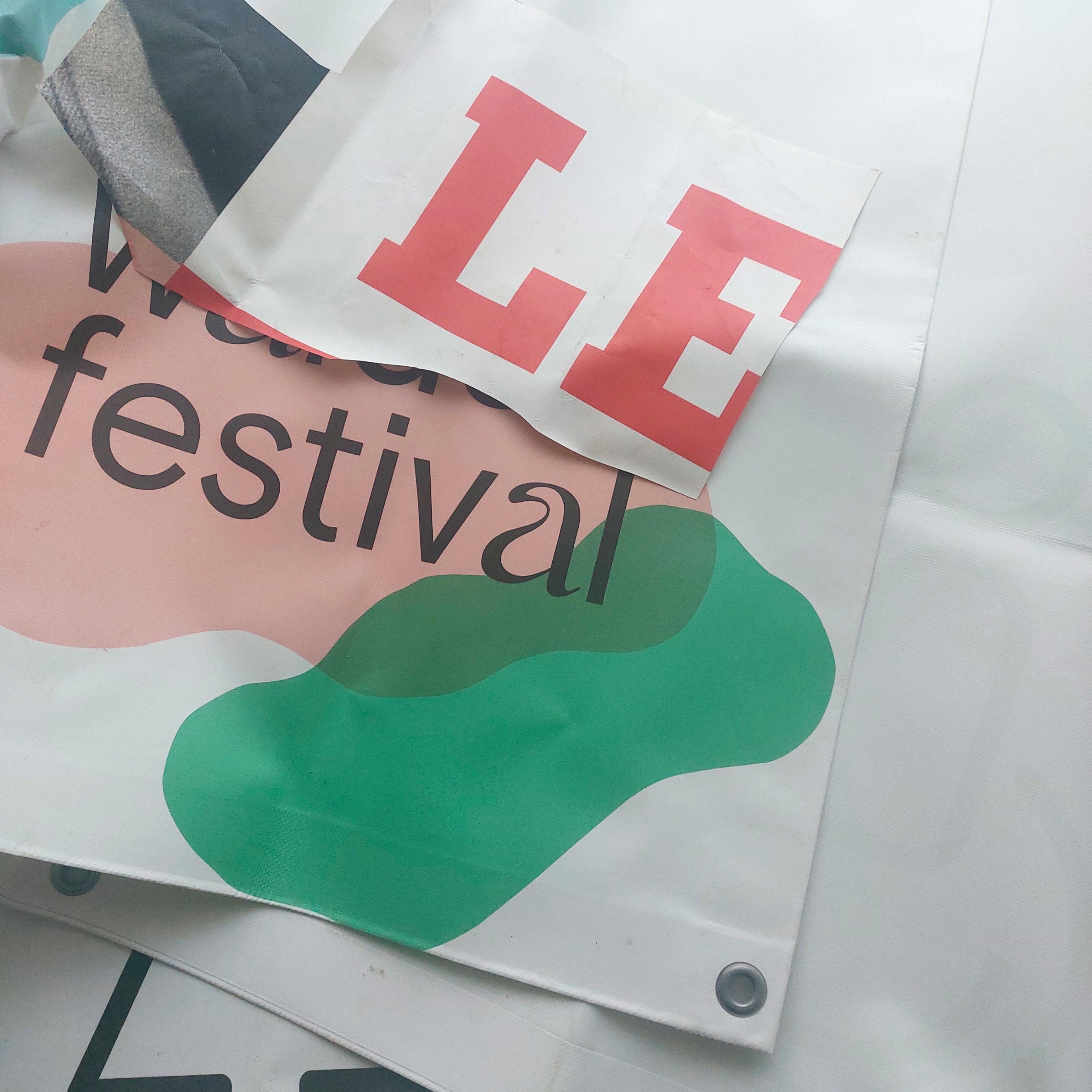 Handtas uit reclamebanner voor Earthday voor kinderen en volwassenen - Foto