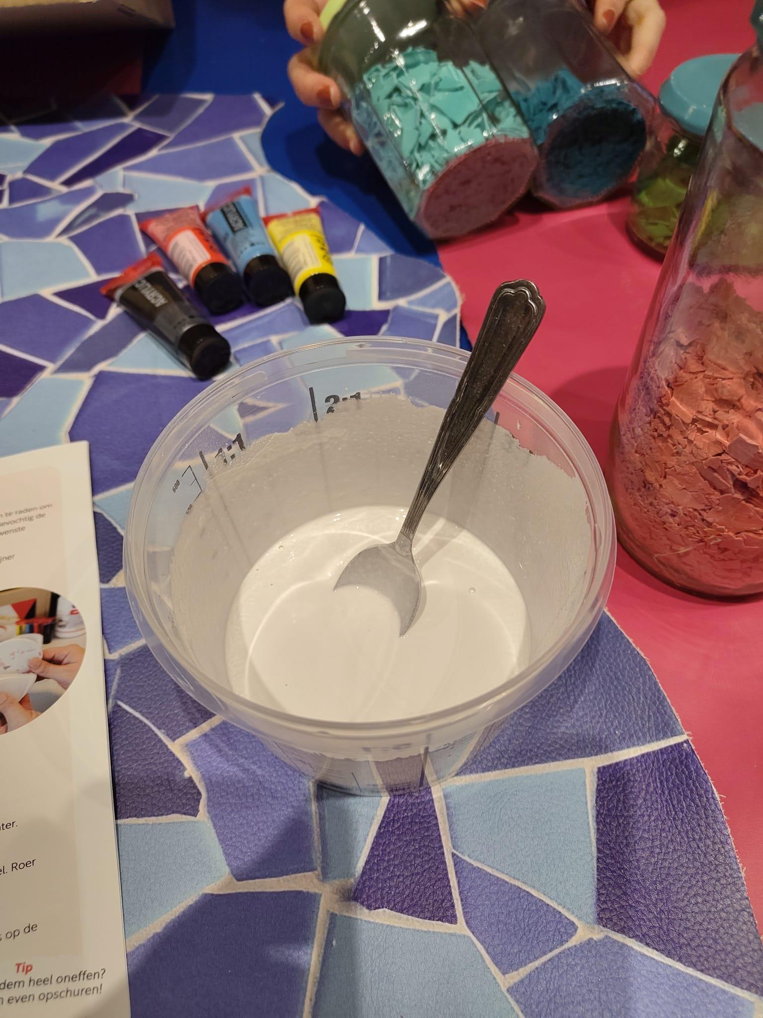 Ouder-Kind Workshop Terrazzo-coasters bij REST - Foto