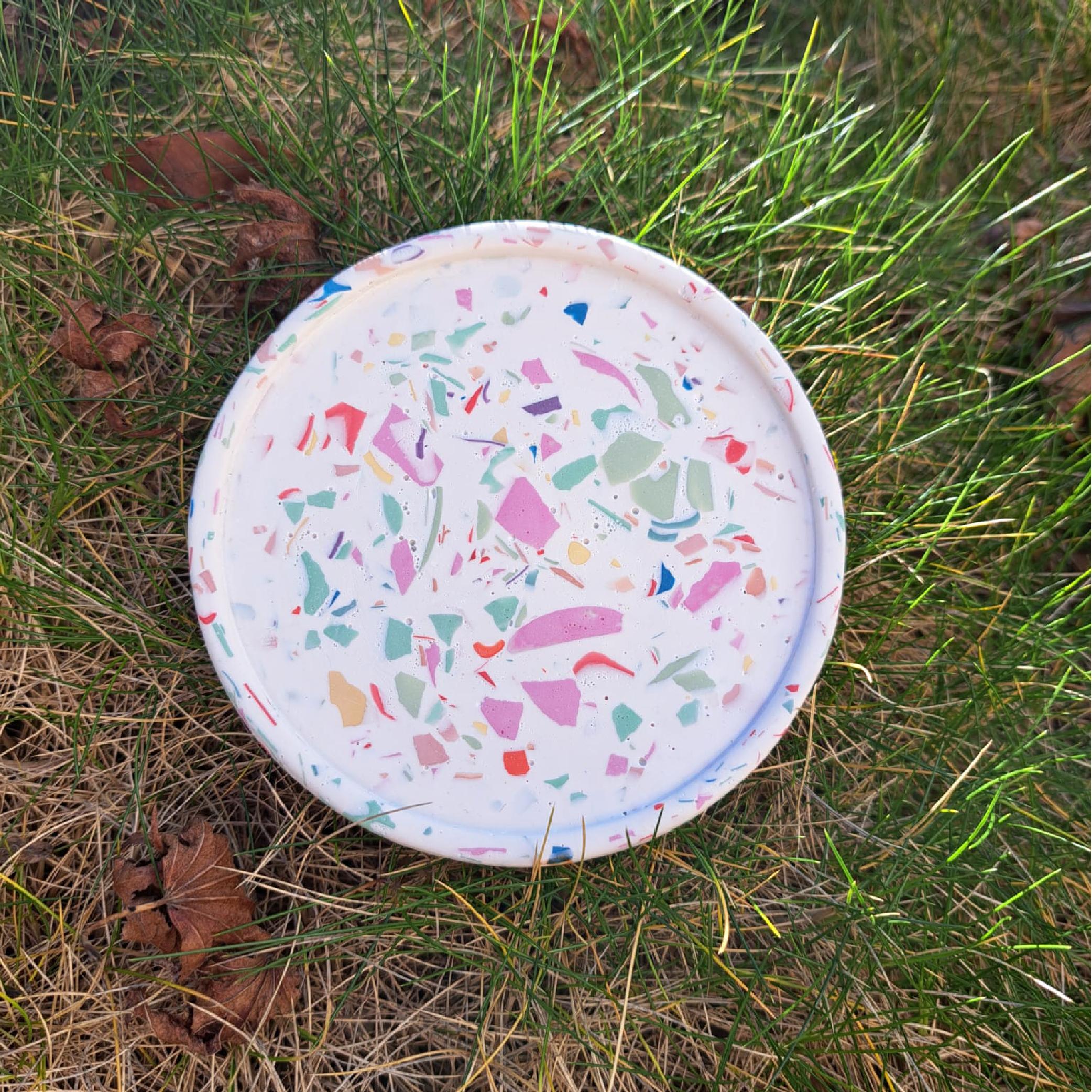 Korte terrazzo workshop voor middelgrote groepen – Maak je eigen terrazzo coasters in 1,5u à 2u - Foto