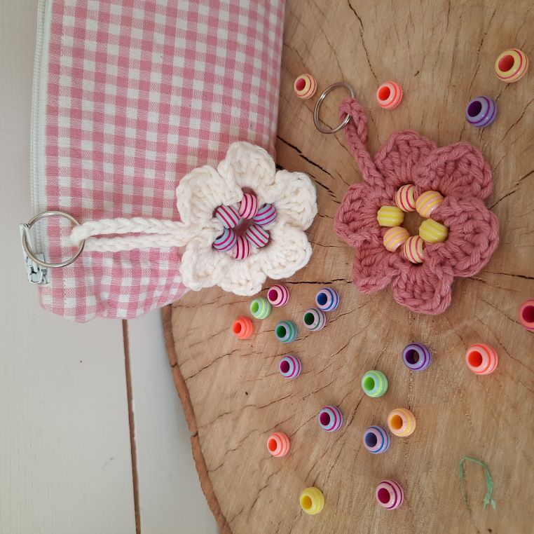 bloem sleutelhanger haken voor kinderen vanaf 12 jaar