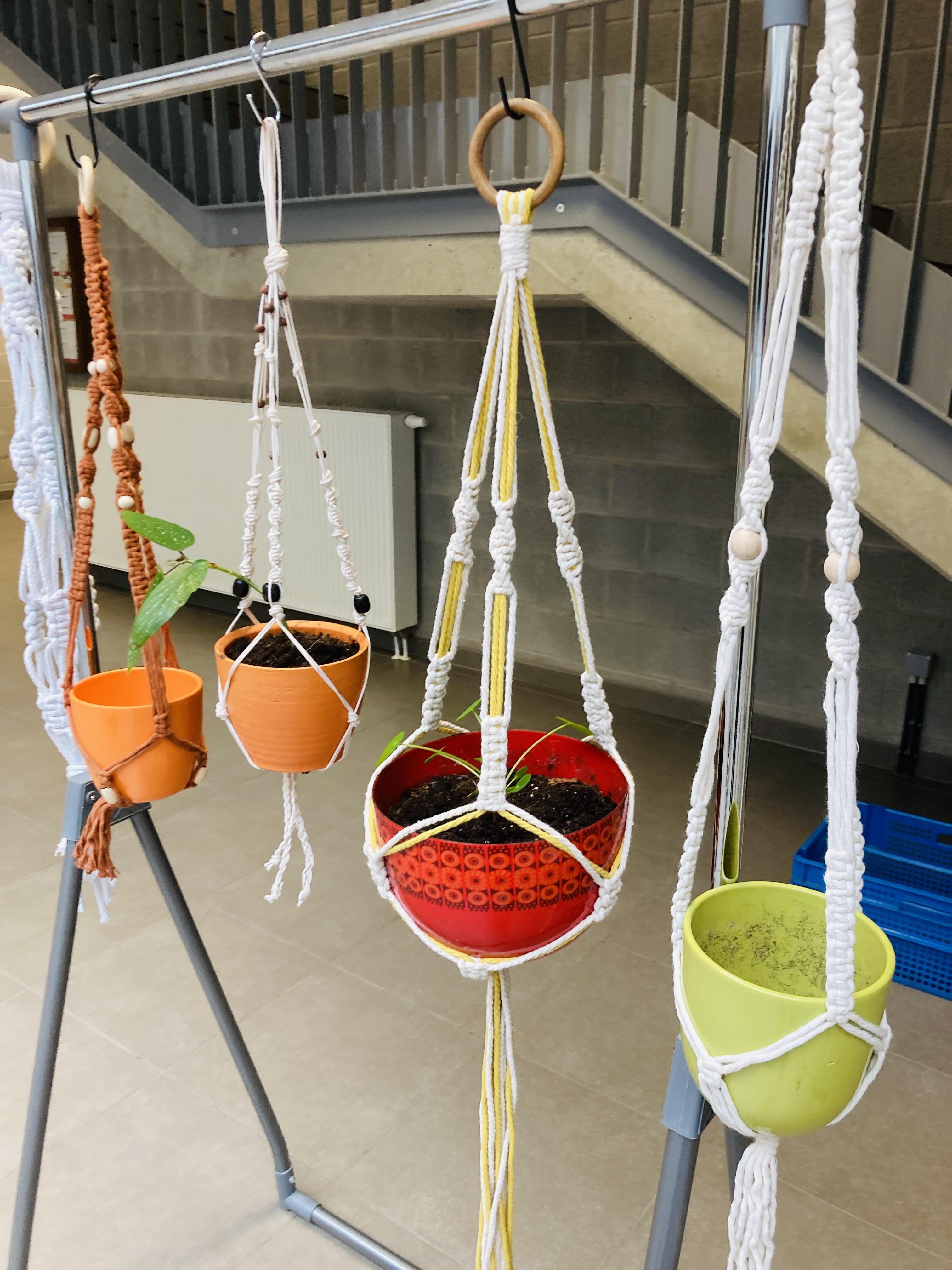 Macramé Plantenhangers maken - Foto