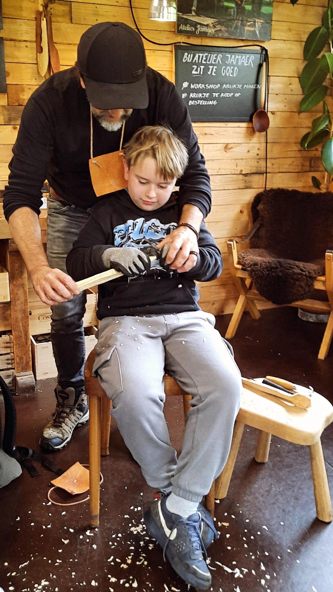 Creatieve Ouder-Kind workshop Lepelsnijden - Foto