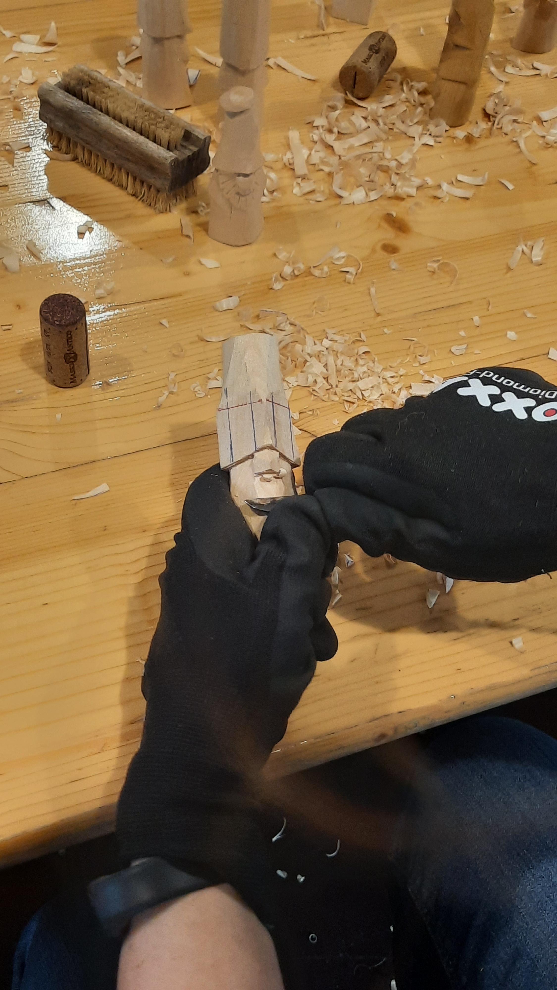 Kabouter snijden in hout - Foto