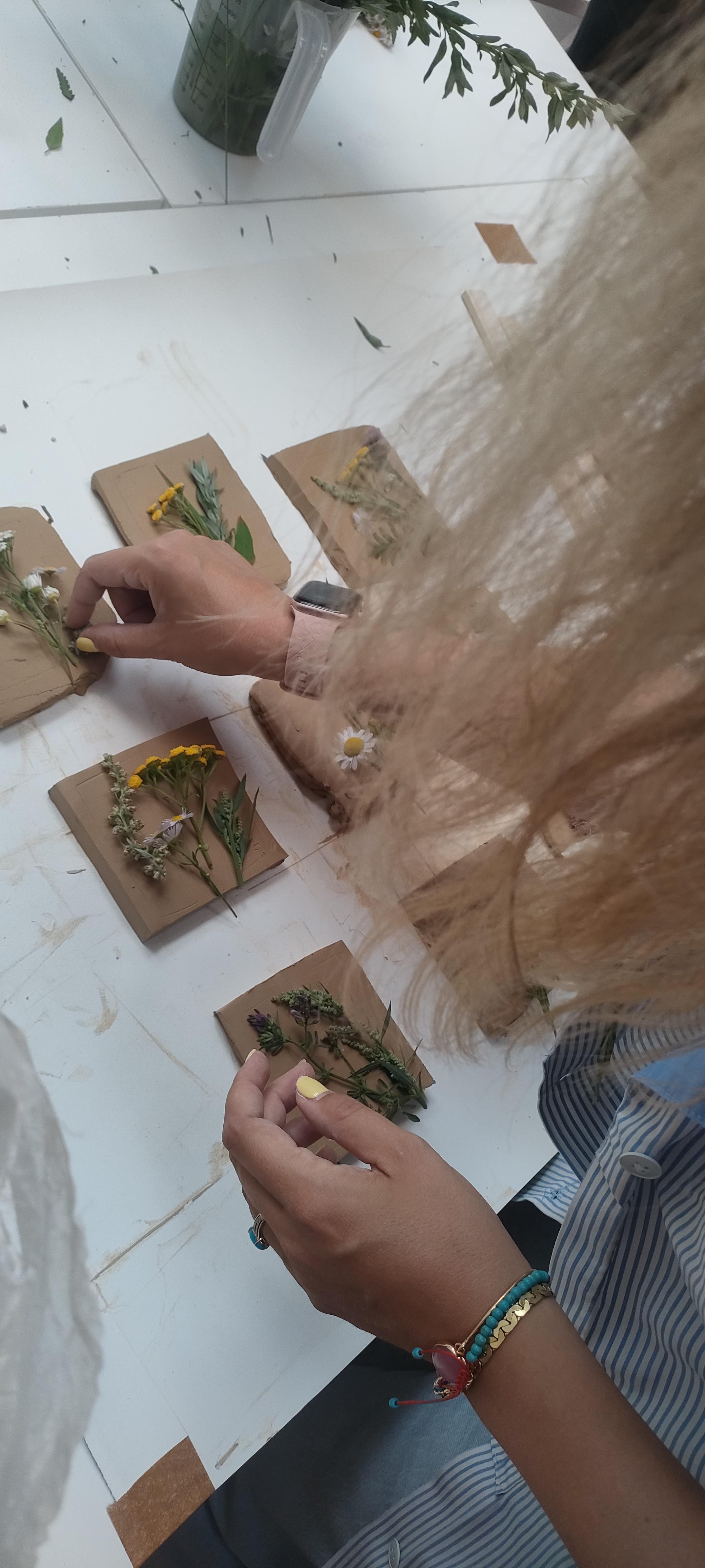 Duo-workshop 'botanische tegels maken' - Foto