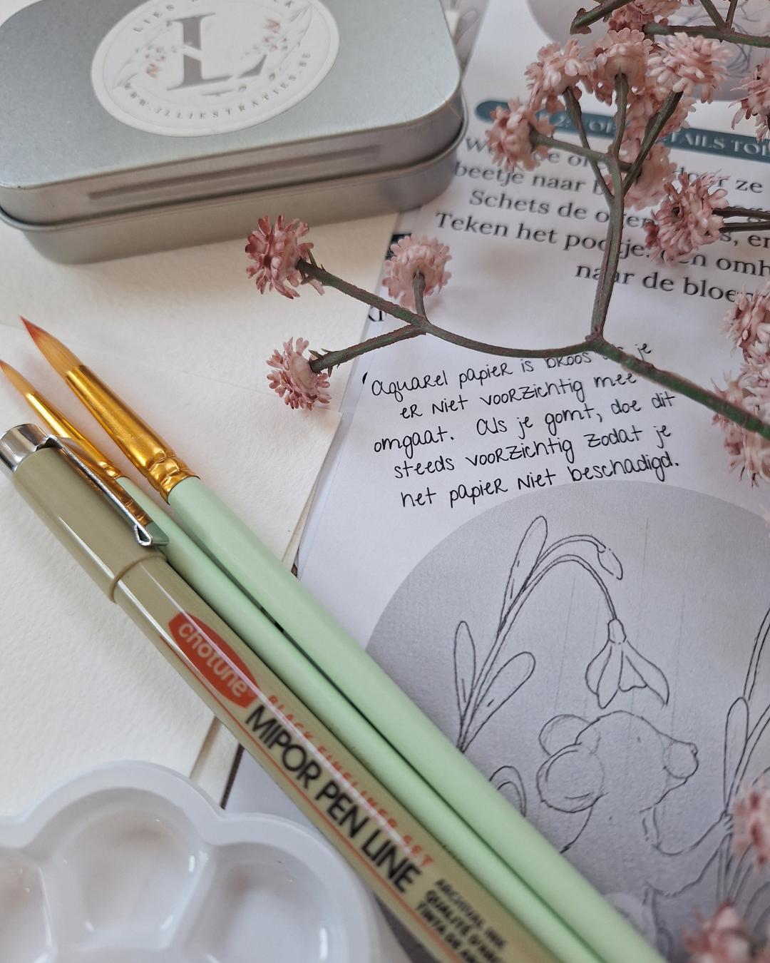 Creëer je eigen illustratie: Muisje tussen de sneeuwklokjes – compleet DIY aquarelpakket voor thuis - Foto