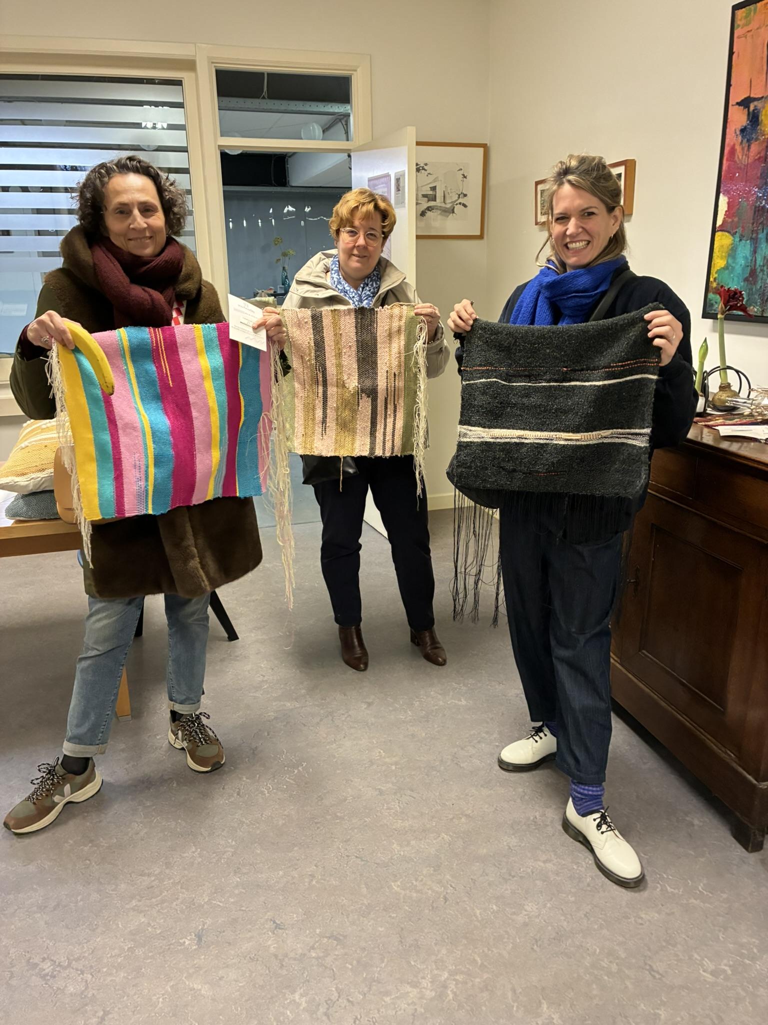 Een kussen dat níemand anders heeft? Dat weef je gewoon zelf. - Foto