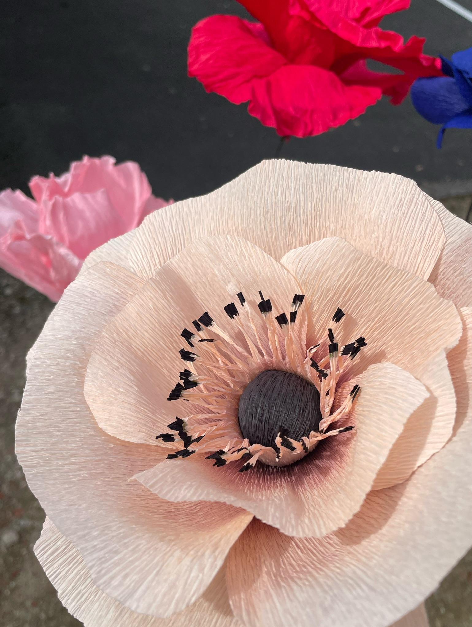 Design papieren bloemen maken met crêpepapier - Foto