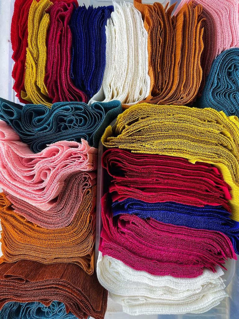 Design papieren bloemen maken met crêpepapier - Foto