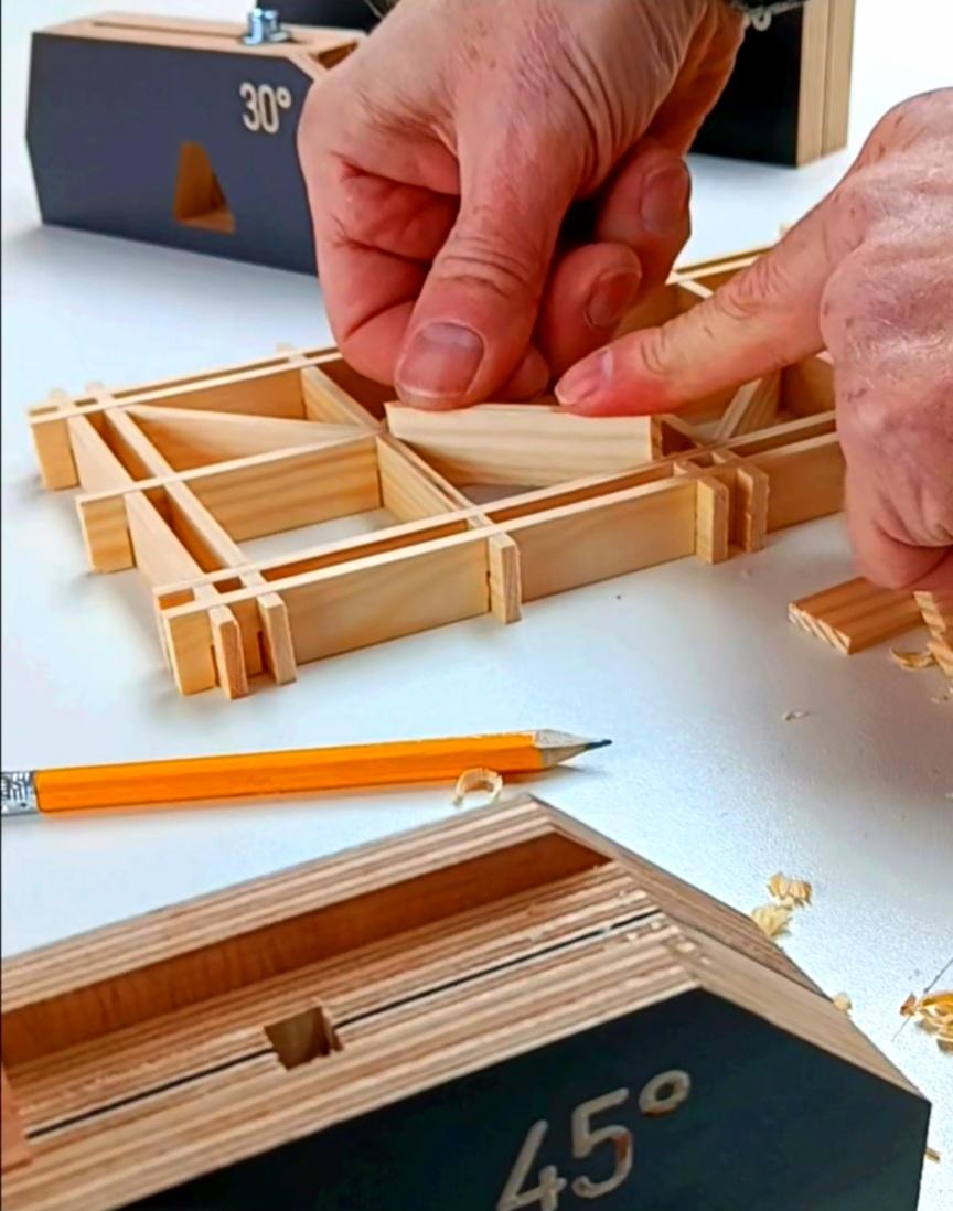 Houtsnijden voor beginners - Kumiko Tray. - Foto