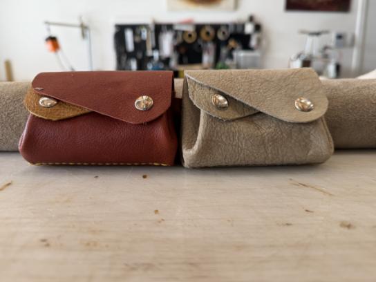 Lederen portemonnee met de hand stikken