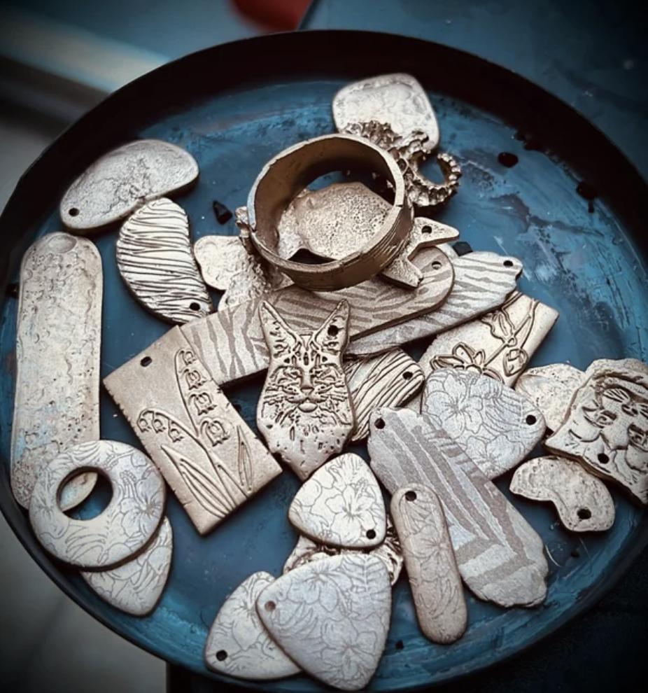 Bronzen oorbellen - Foto