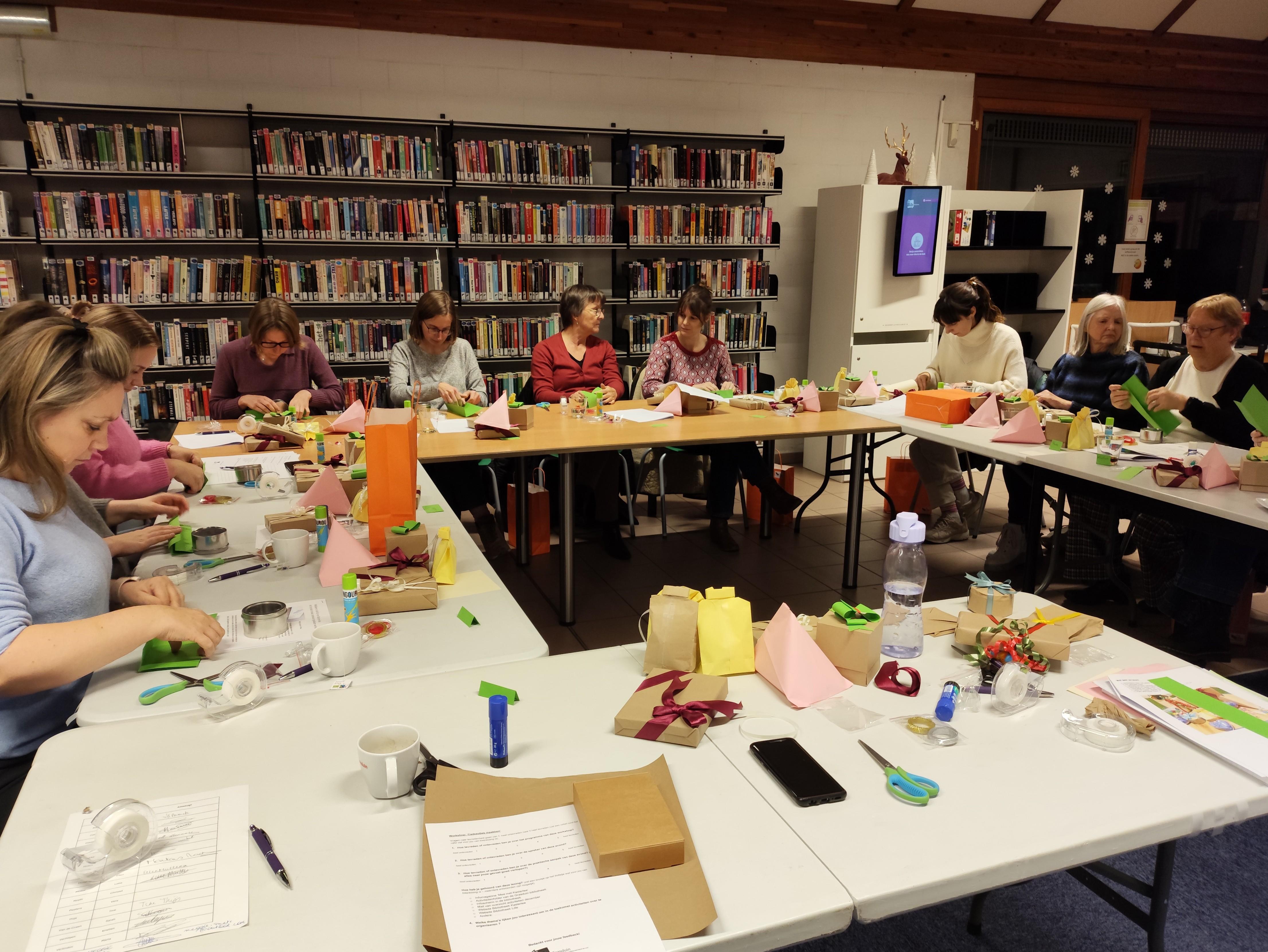 Workshop cadeaus inpakken - Foto