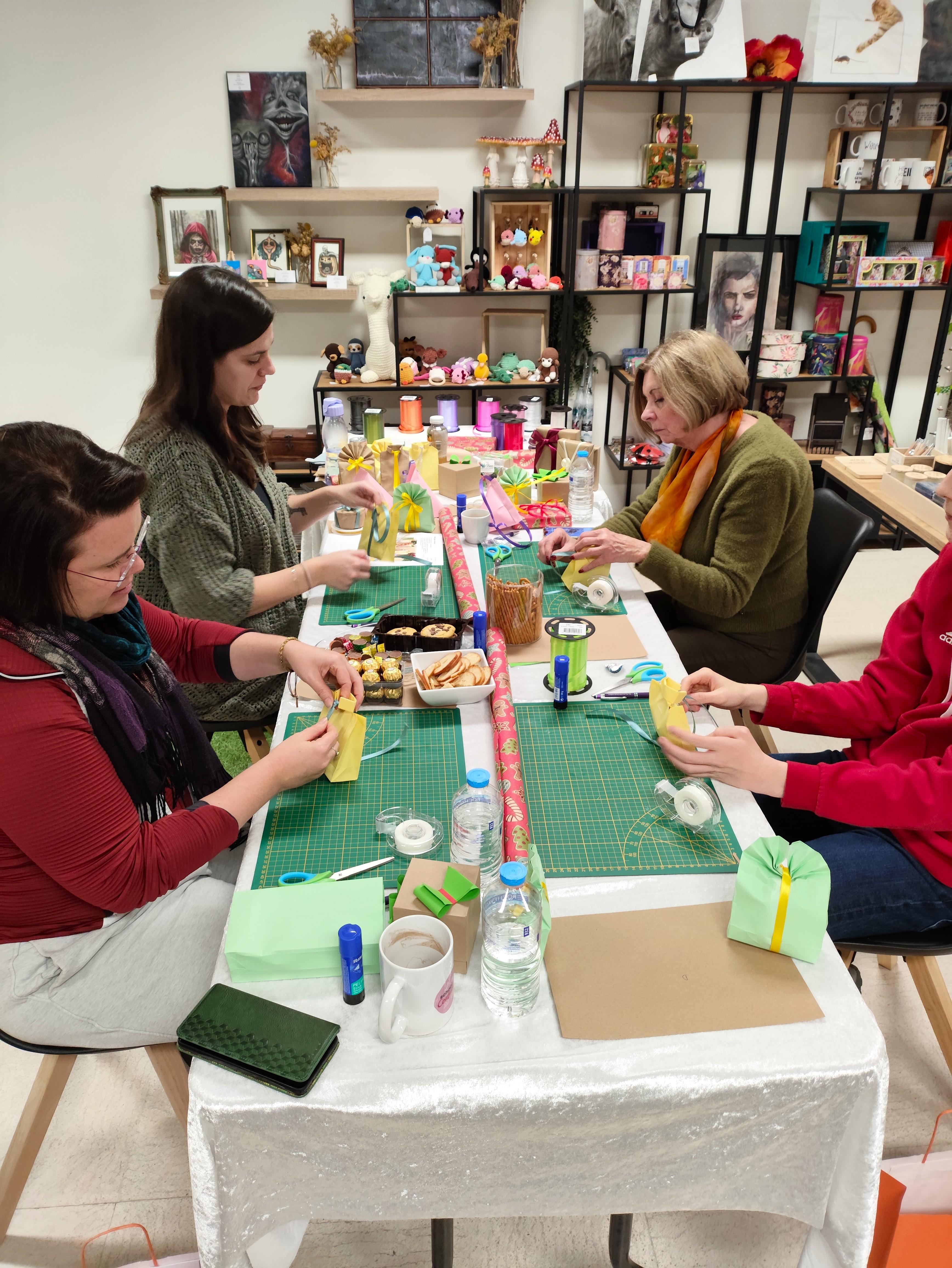 Workshop cadeaus inpakken - Foto