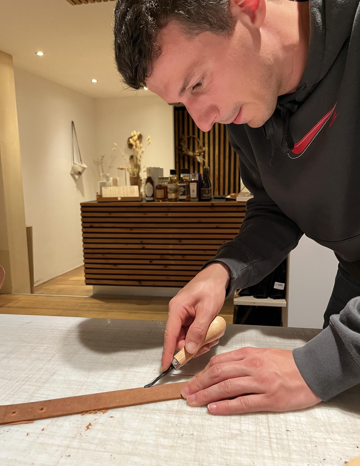 Workshop lederen broeksriem maken - Foto