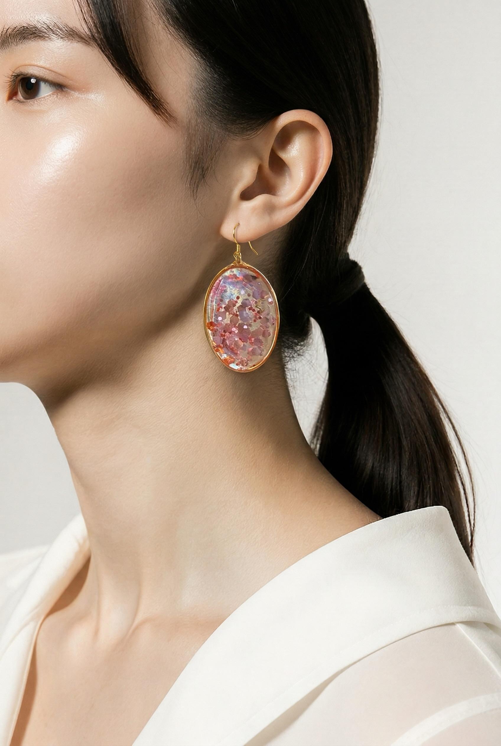 Workshop epoxy oorbellen maken met o.a. droogbloemetjes - Foto