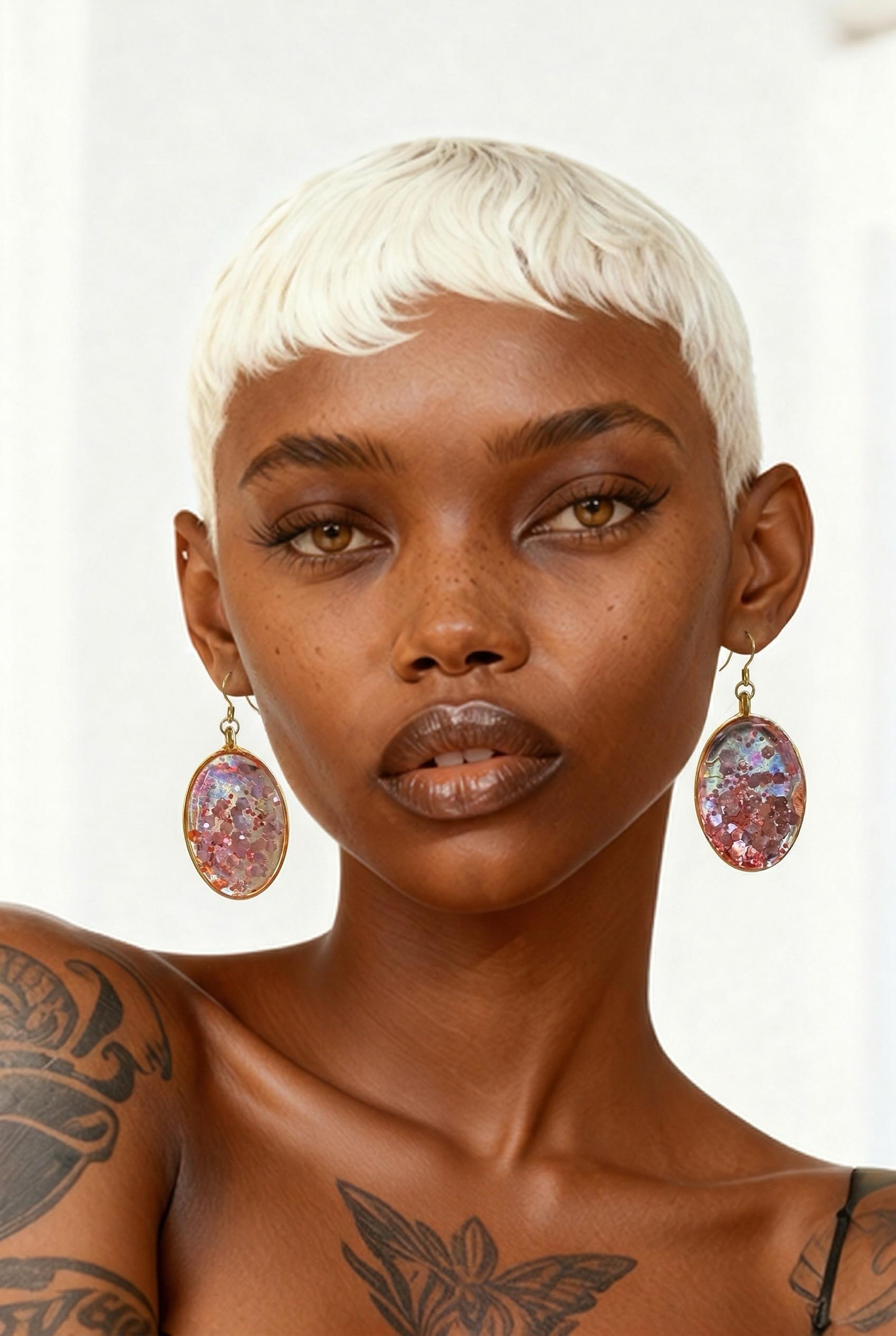 Workshop epoxy oorbellen maken met o.a. droogbloemetjes - Foto