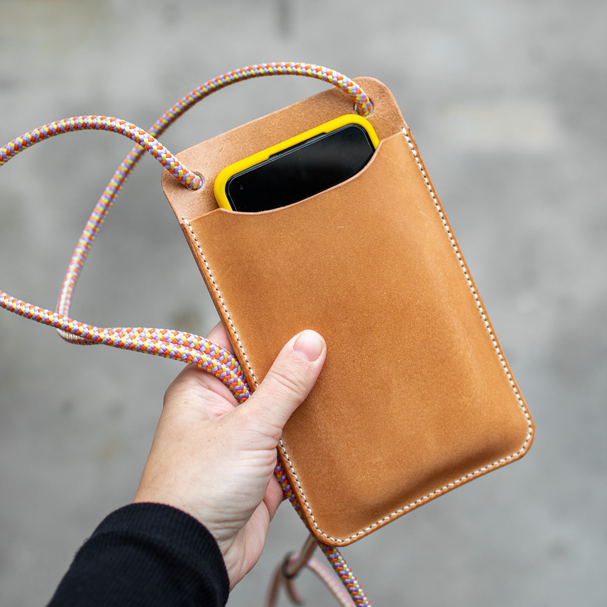 Workshop Ambachtelijk leerbewerken - telefoontasje (eigen datum) - Foto