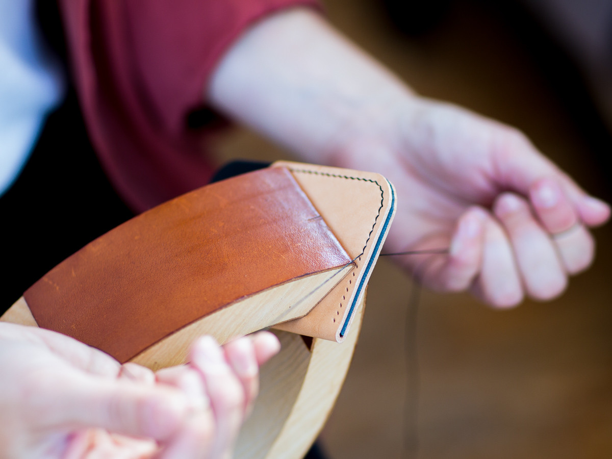 Workshop Ambachtelijk leerbewerken - portemonnee - Foto