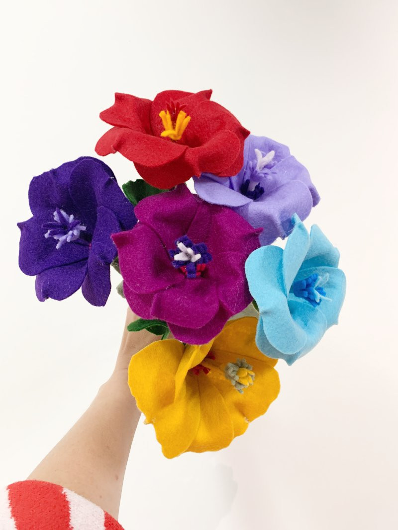 Workshop Viltbloemen boeket maken als teamuitje! - Foto