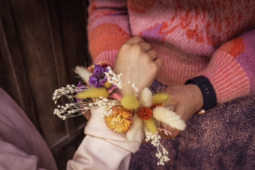 Workshop ouder-kind: droogbloemen kroon en flowergram - Foto
