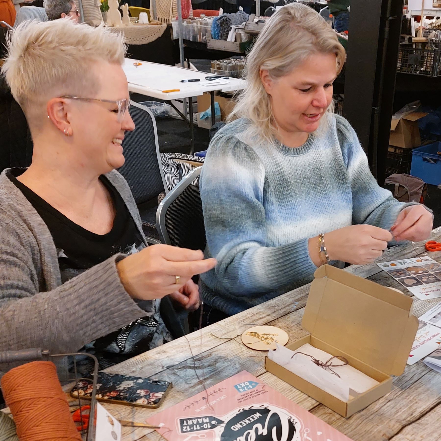Workshop (groep) borduren op hout - Foto