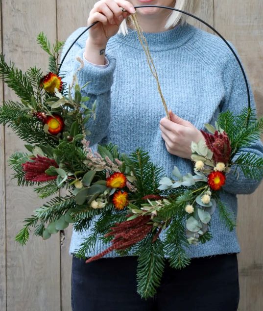 Kerstkrans workshop als groepsactiviteit - Foto