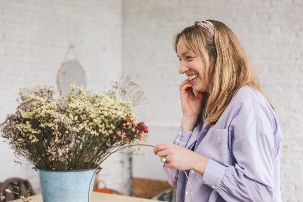 Bloemenkroon met droogbloemen Mini Workshop voor events