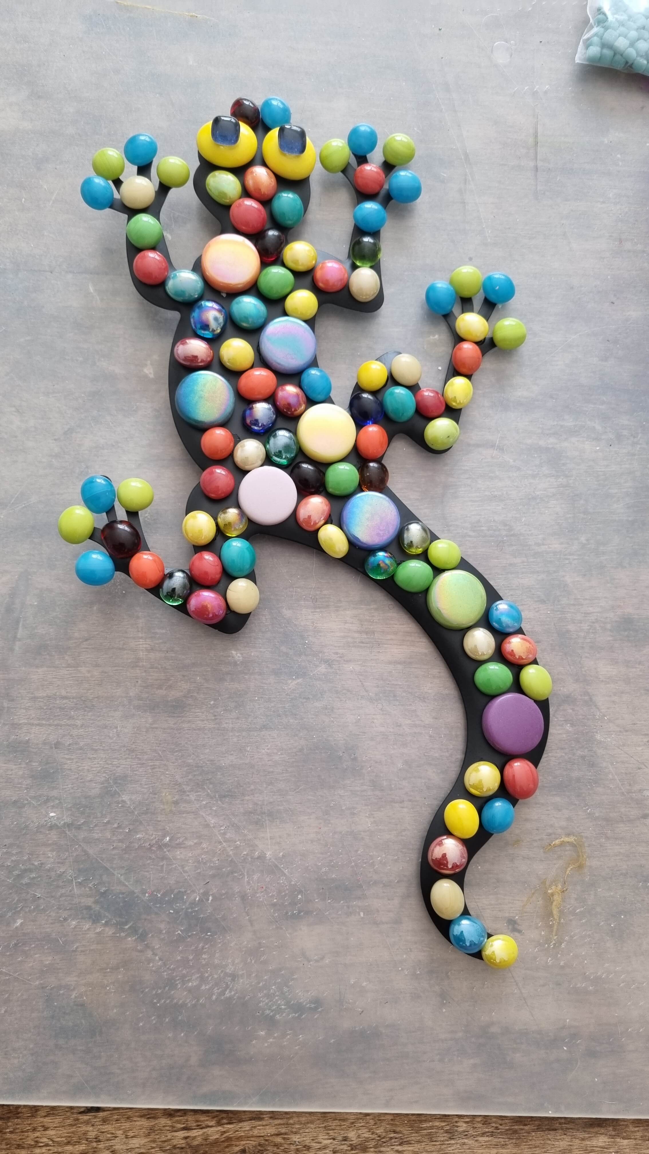 Workshop Mozaïek GECKO KIKKER LIBELLLE voor interieur of tuin - Foto