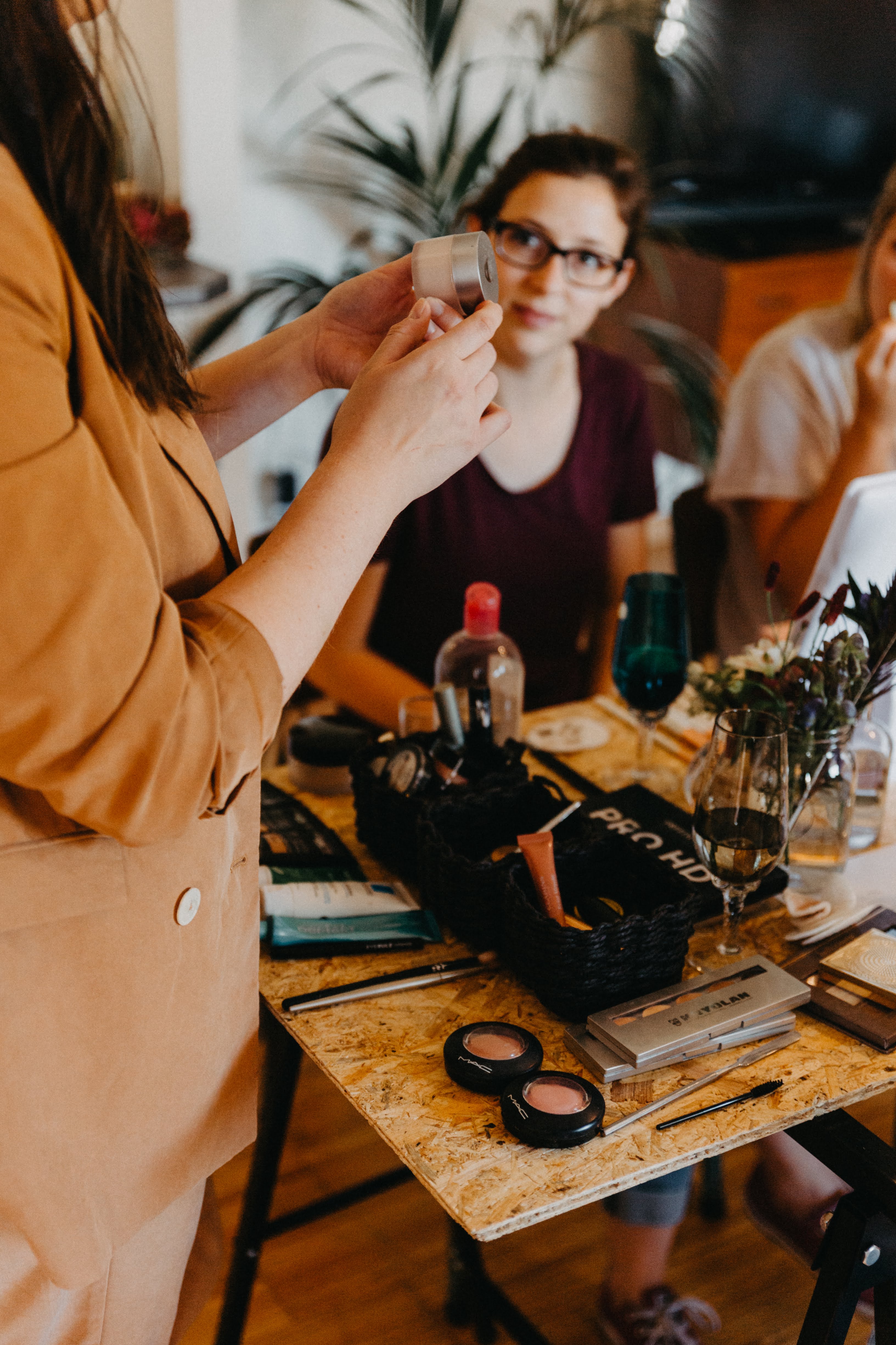 Workshop make-up voor vrijgezellen / bachelorette parties - Foto